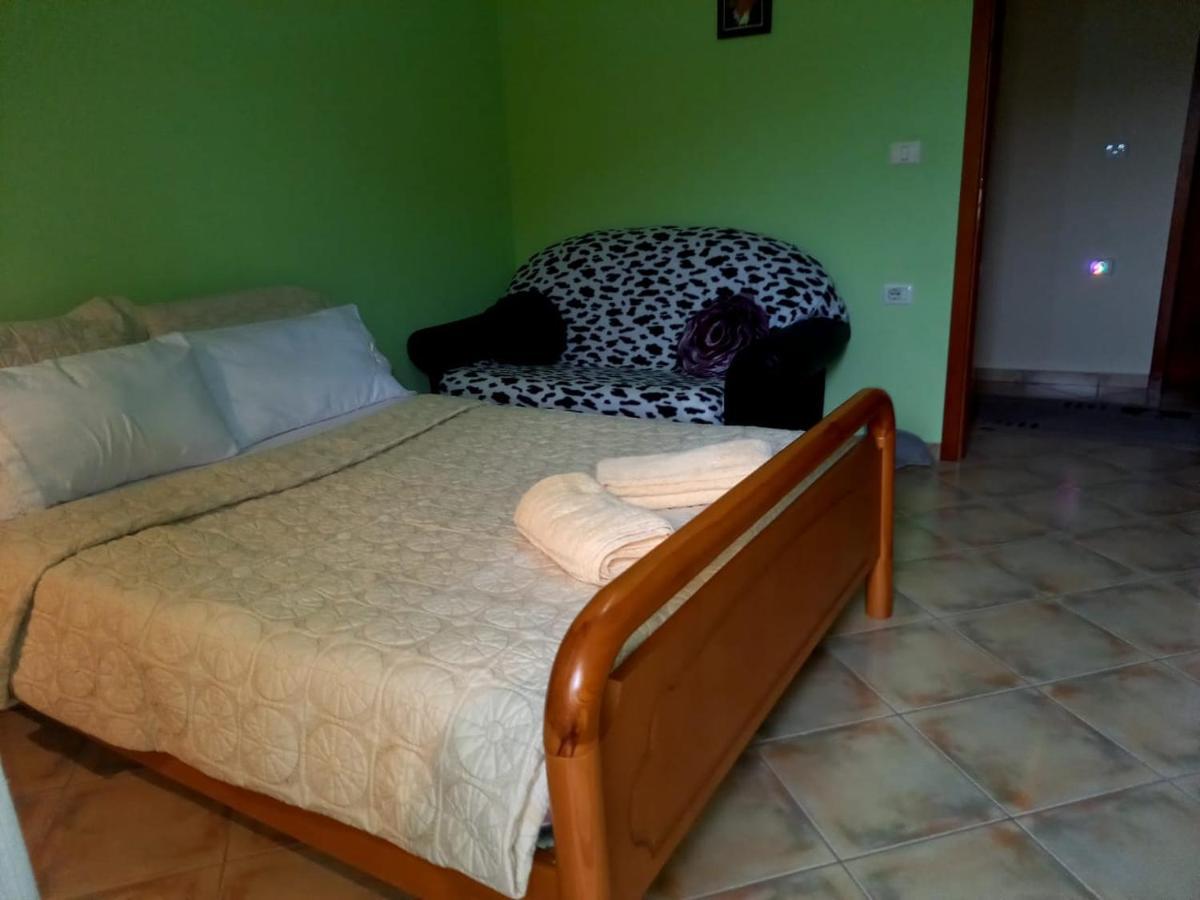 Manthoguesthouse Gjirokastër Dış mekan fotoğraf