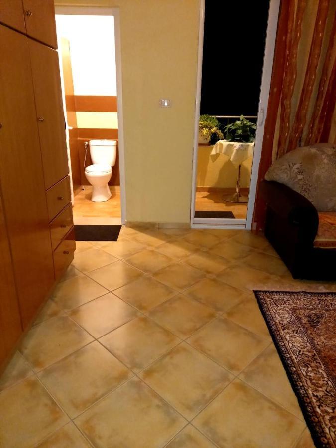 Manthoguesthouse Gjirokastër Dış mekan fotoğraf