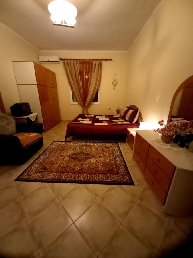 Manthoguesthouse Gjirokastër Dış mekan fotoğraf