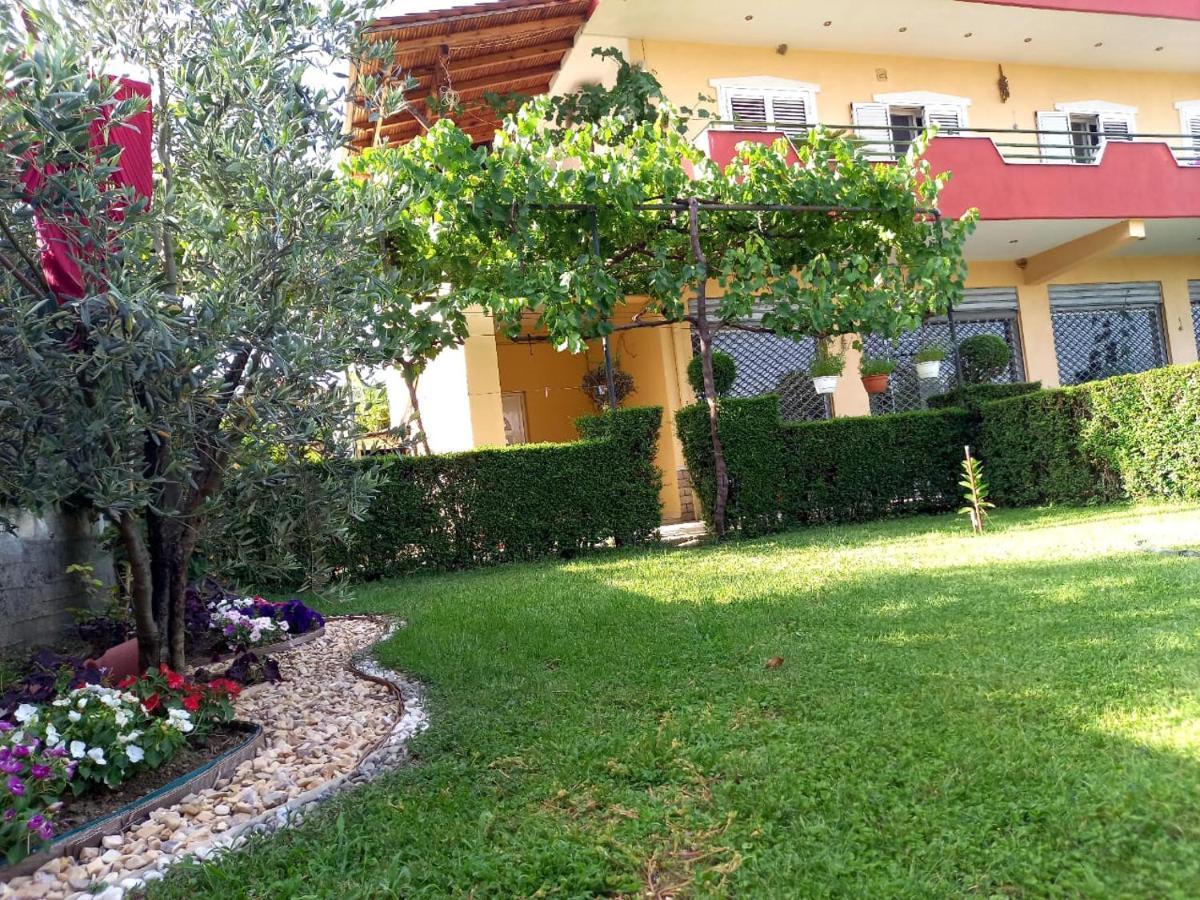 Manthoguesthouse Gjirokastër Dış mekan fotoğraf